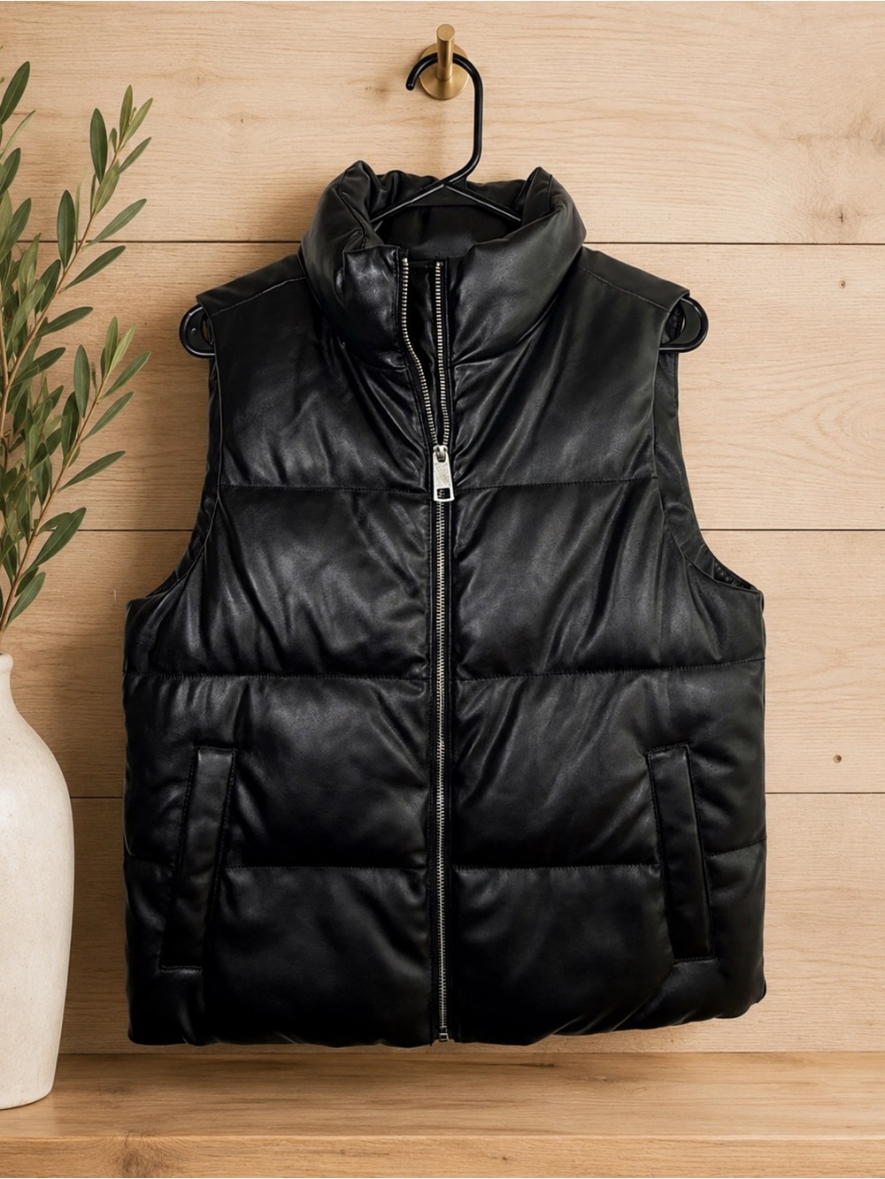 Hollister Black Faux Leather Puffer Vest Zip Up Size Small
